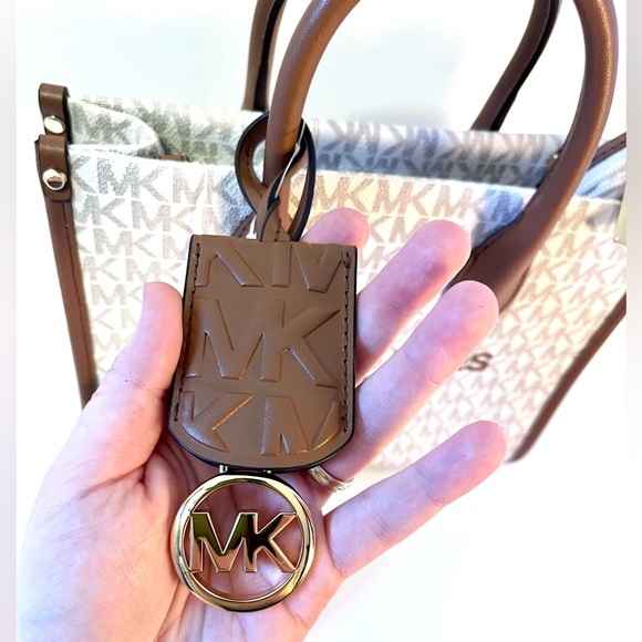 NWT Michael Kors Mirella Small Crossbody Tote Bag in Vanilla - Picture 5 of 7
